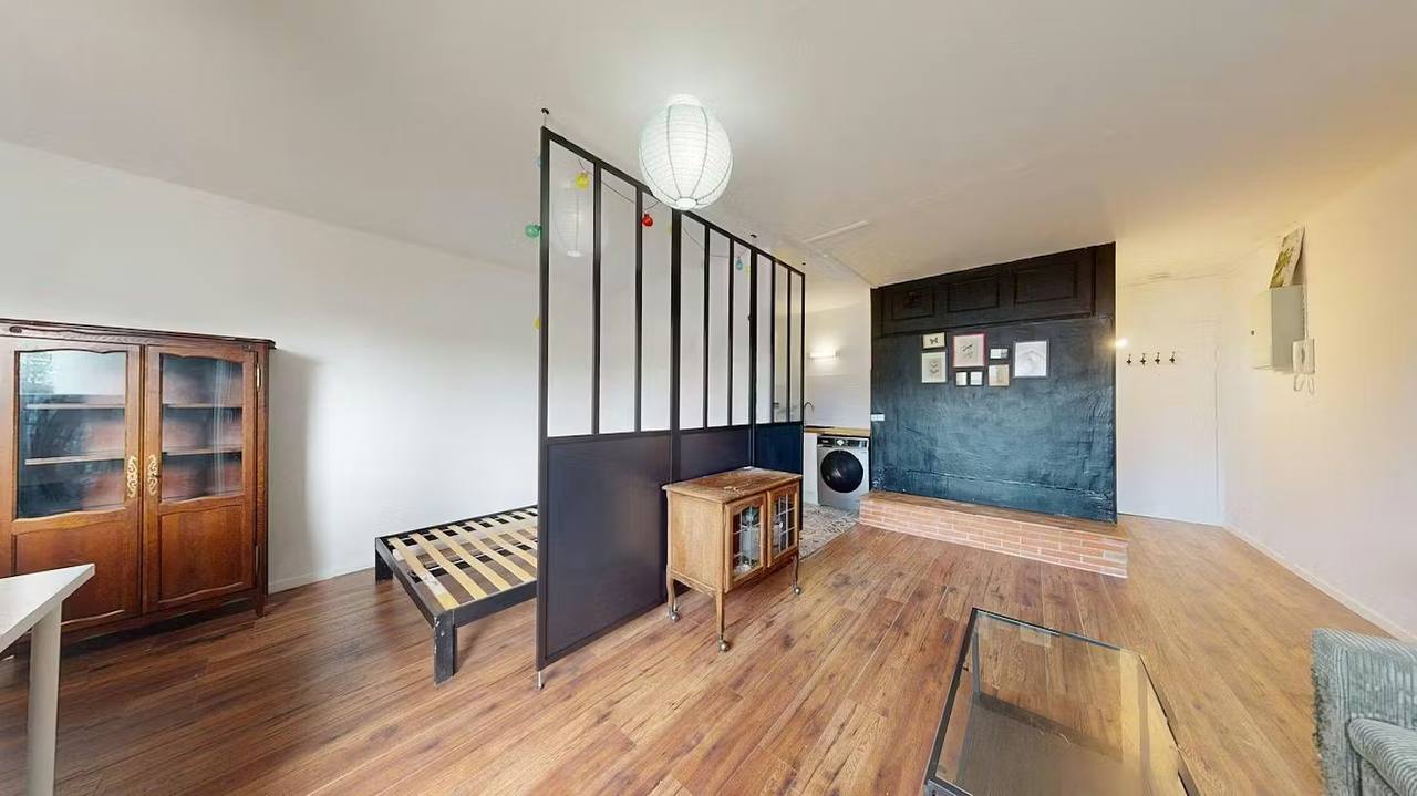 T1 meublé - Image 2